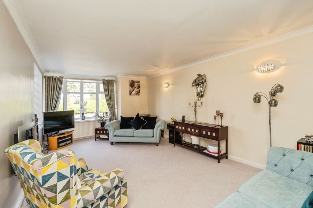 Property photo 3 of 15