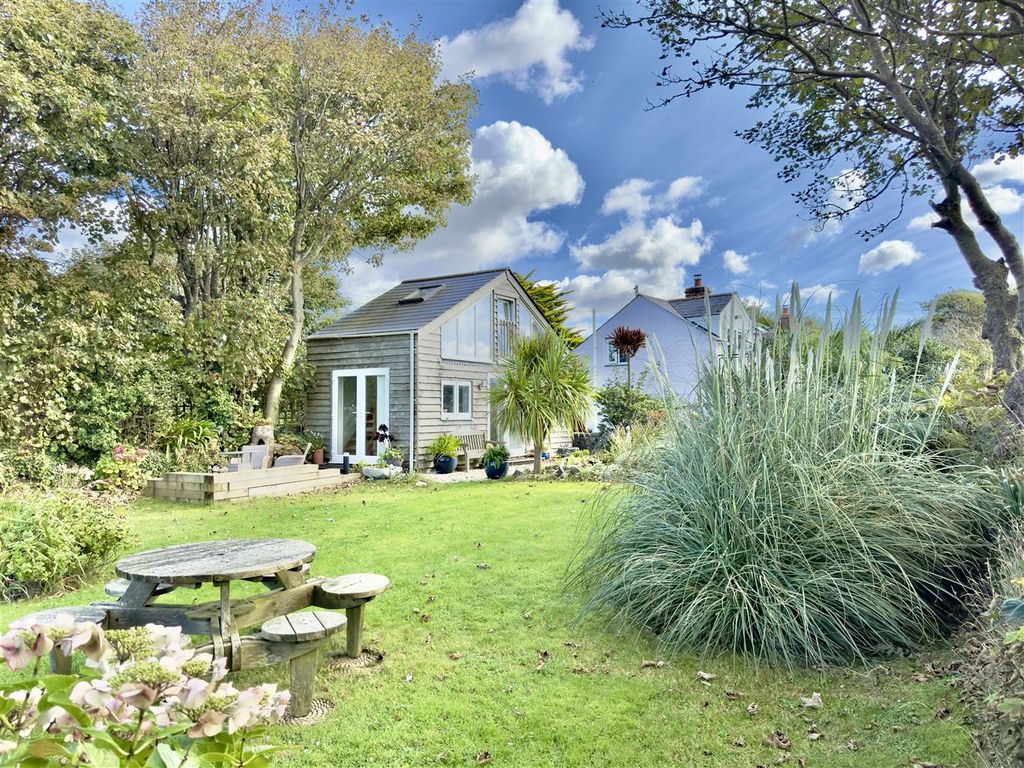 Property photo 3 of 34 Annexe Garden.Jpeg