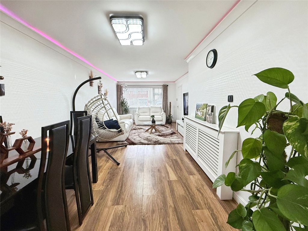 Property photo 3 of 12 Picture 3