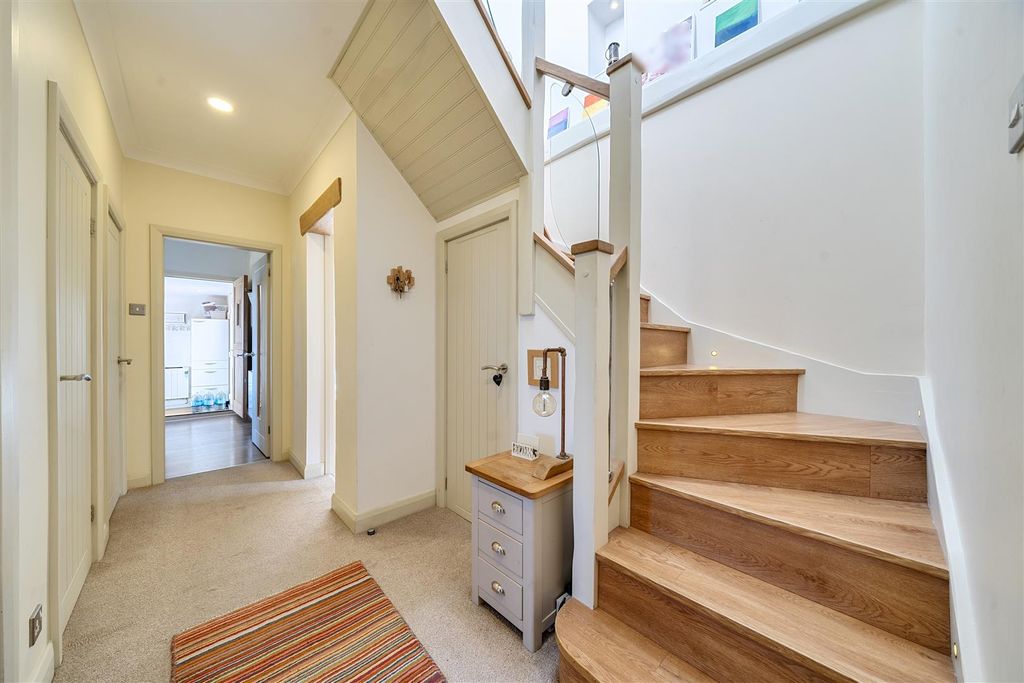 Property photo 3 of 22 1433865-11-69c799553Ac86.Jpg