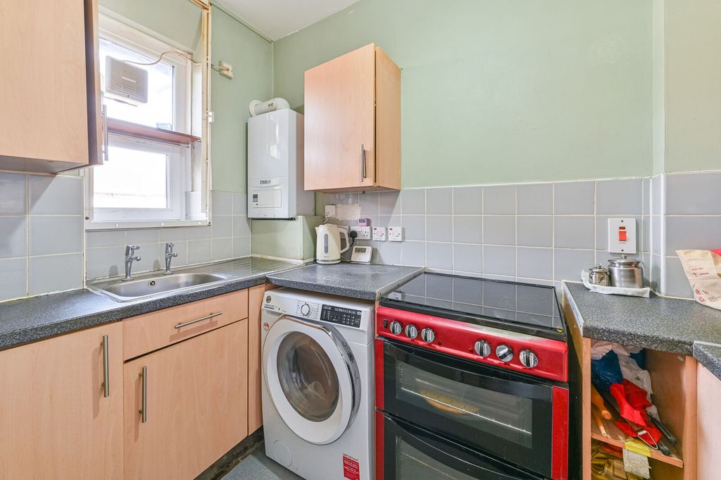 Property photo 2 of 16