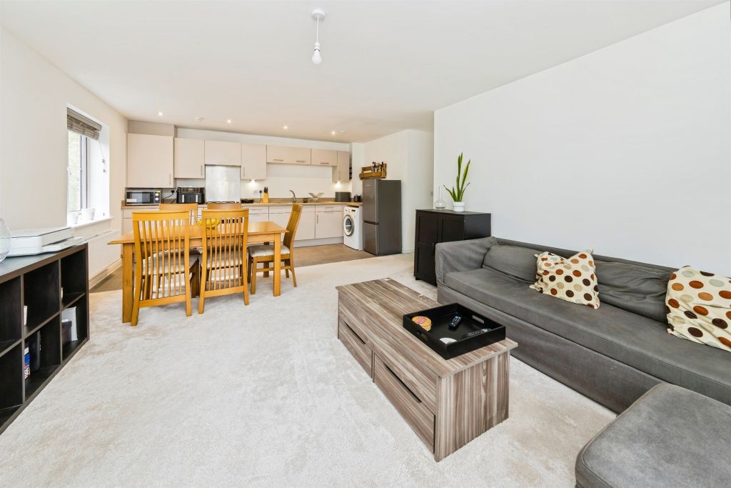 Property photo 3 of 12