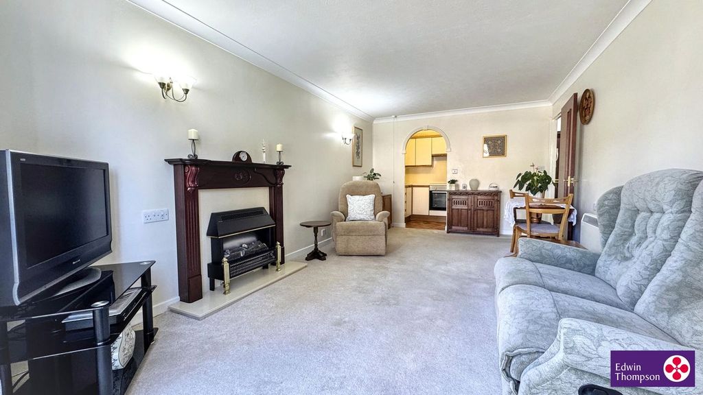 Property photo 2 of 14