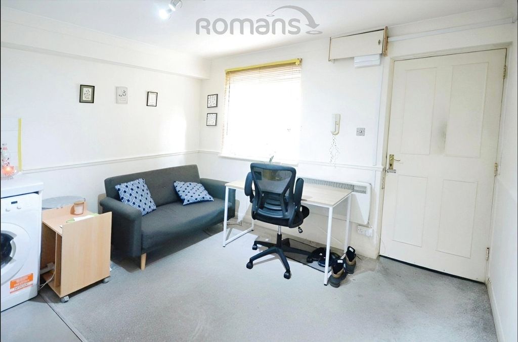 Property photo 3 of 7 Capture