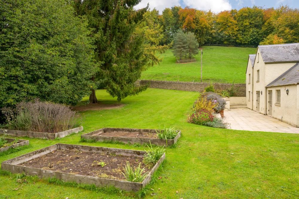 Property photo 2 of 18 Image