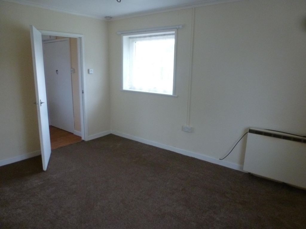 Property photo 3 of 8 Living Room