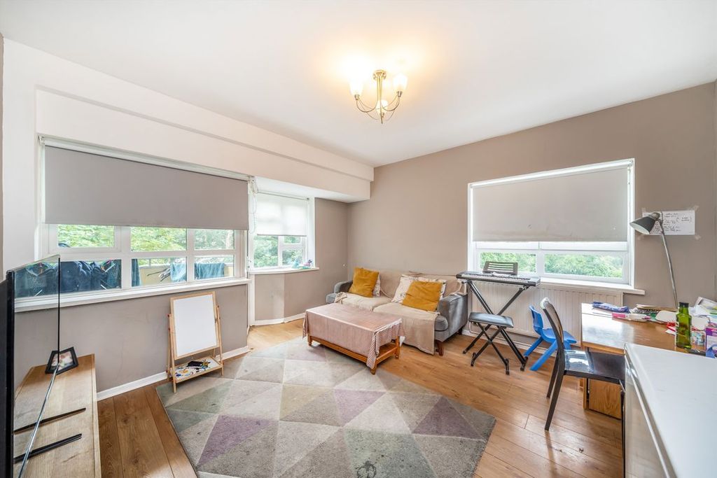 Property photo 2 of 5