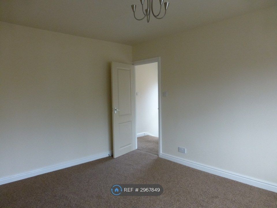 Property photo 3 of 27 Lounge