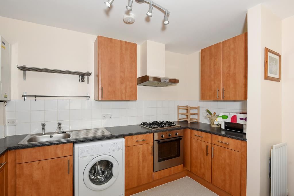 Property photo 2 of 10 Kitchen