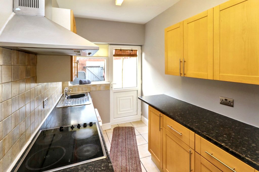 Property photo 2 of 23