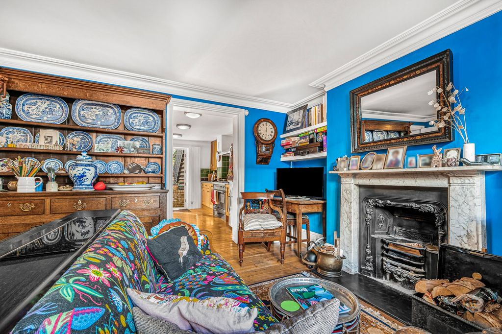 Property photo 2 of 19