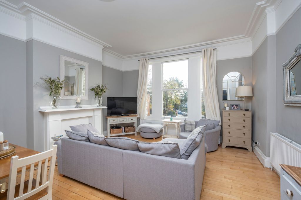Property photo 2 of 12 16Aridgway03