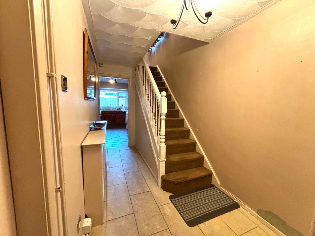 Property photo 3 of 40