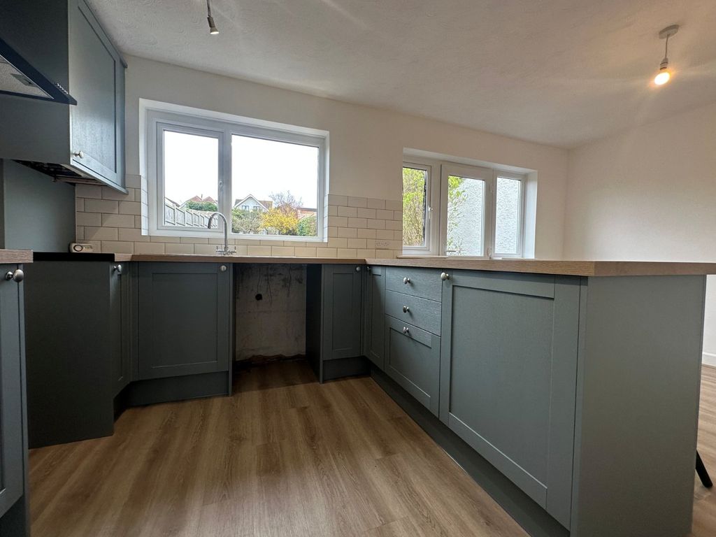 Property photo 3 of 7 Picture 3