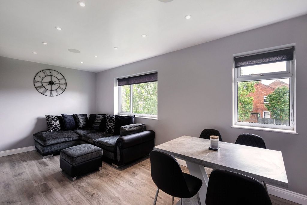 Property photo 2 of 9 Picture 2