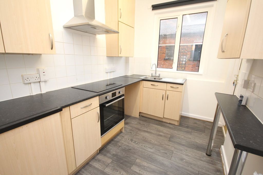 Property photo 2 of 14