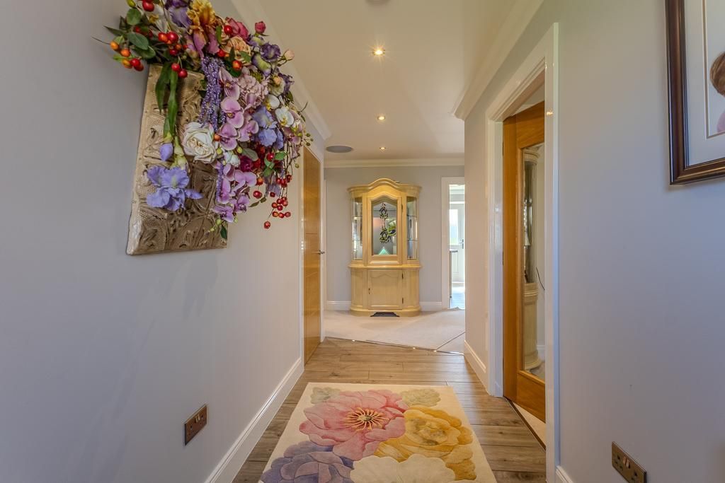 Property photo 2 of 42