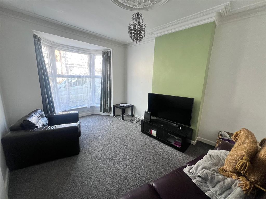 Property photo 1 of 13 Lounge.Jpg