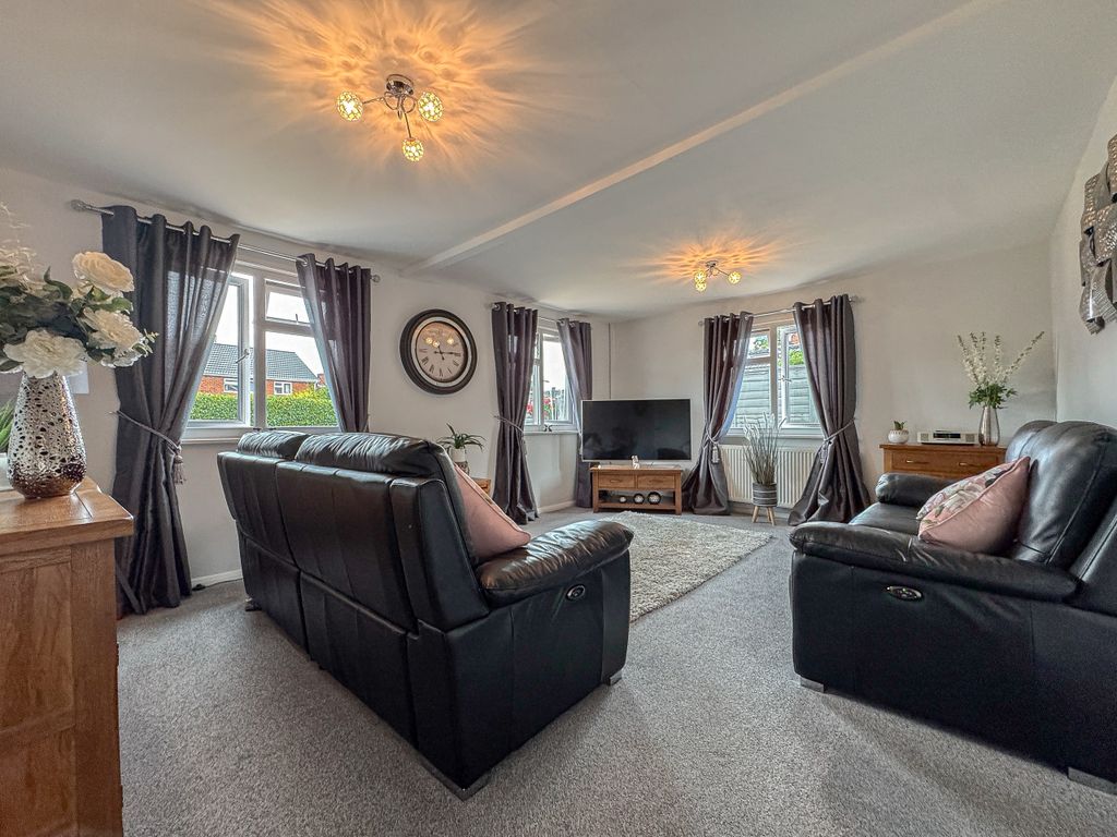 Property photo 2 of 18 Living Room