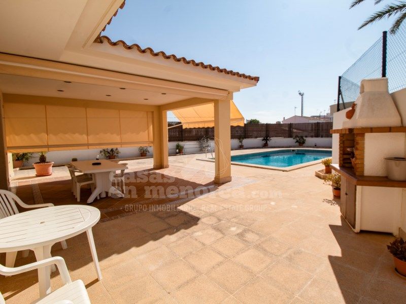 Property photo 2 of 32
