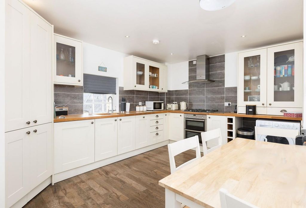 Property photo 2 of 17 Kitchen/Diner Top Floor