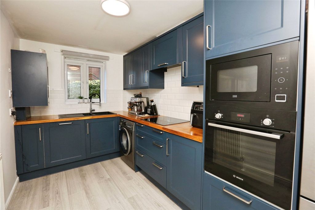 Property photo 2 of 18 Picture No. 24