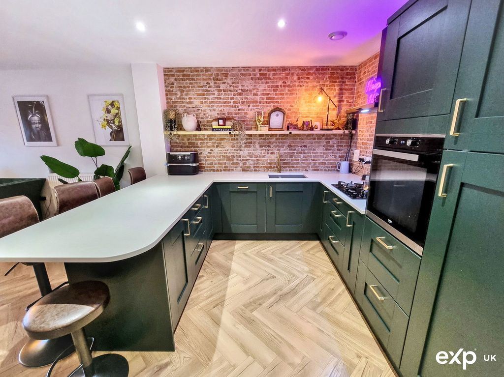 Property photo 3 of 25