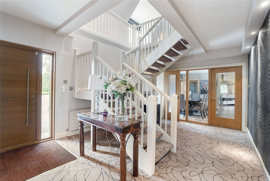 Property photo 3 of 40 Bracken Den 42