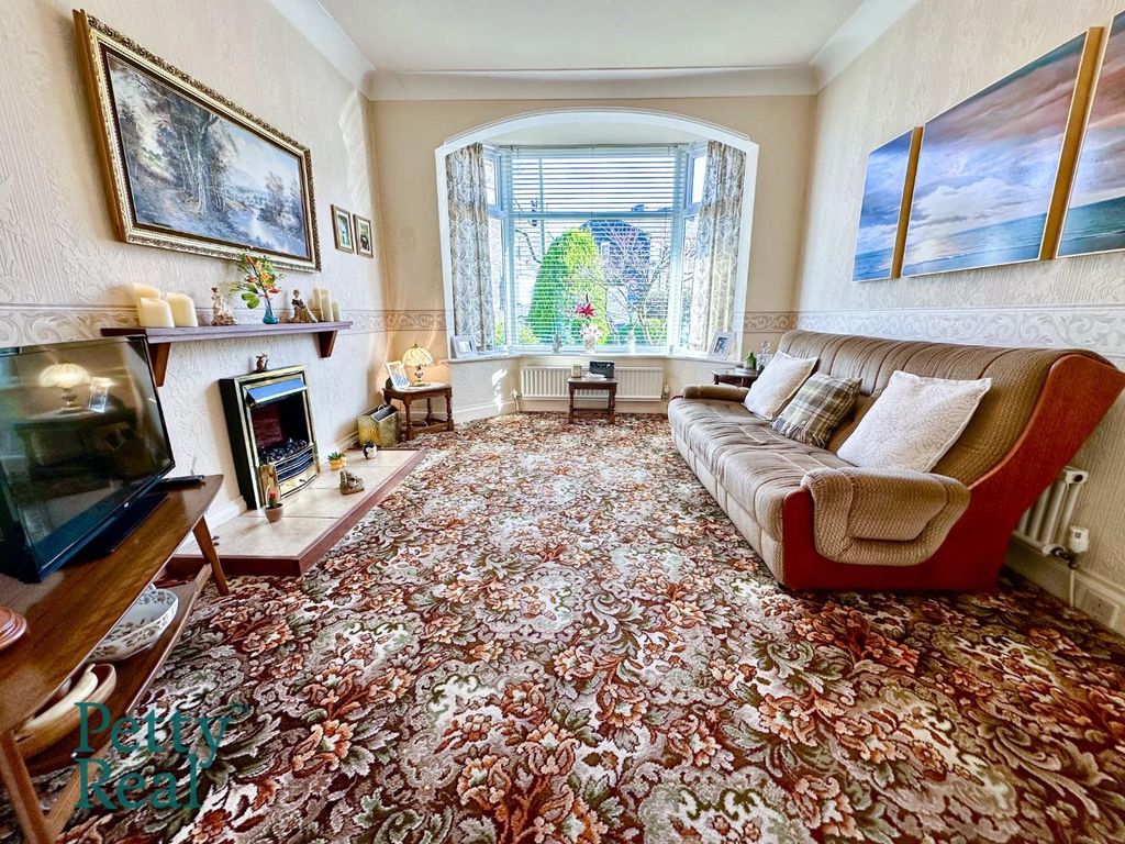 Property photo 2 of 15 A73C2BA7-F5A1-4Ff0-983B-0652931Acf81.Jpeg