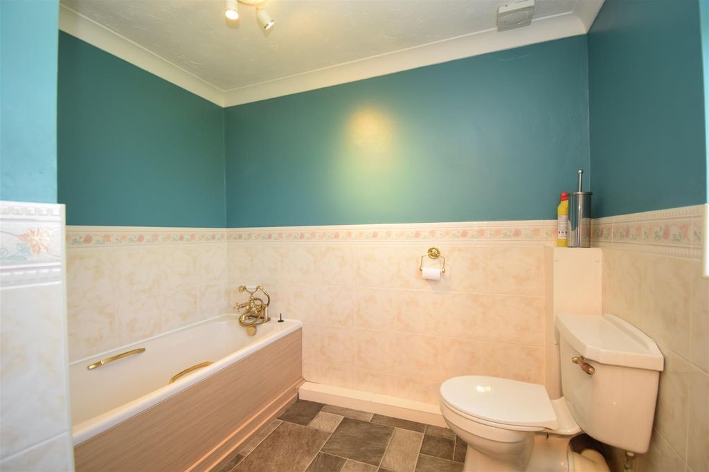 Property photo 3 of 20
