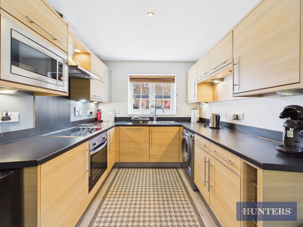 Property photo 3 of 20 Kitchen