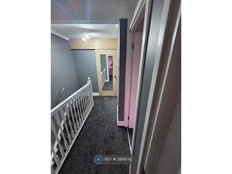 Property photo 3 of 8 Hall Way