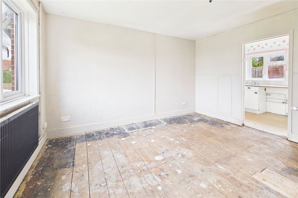 Property photo 3 of 14 Living Room