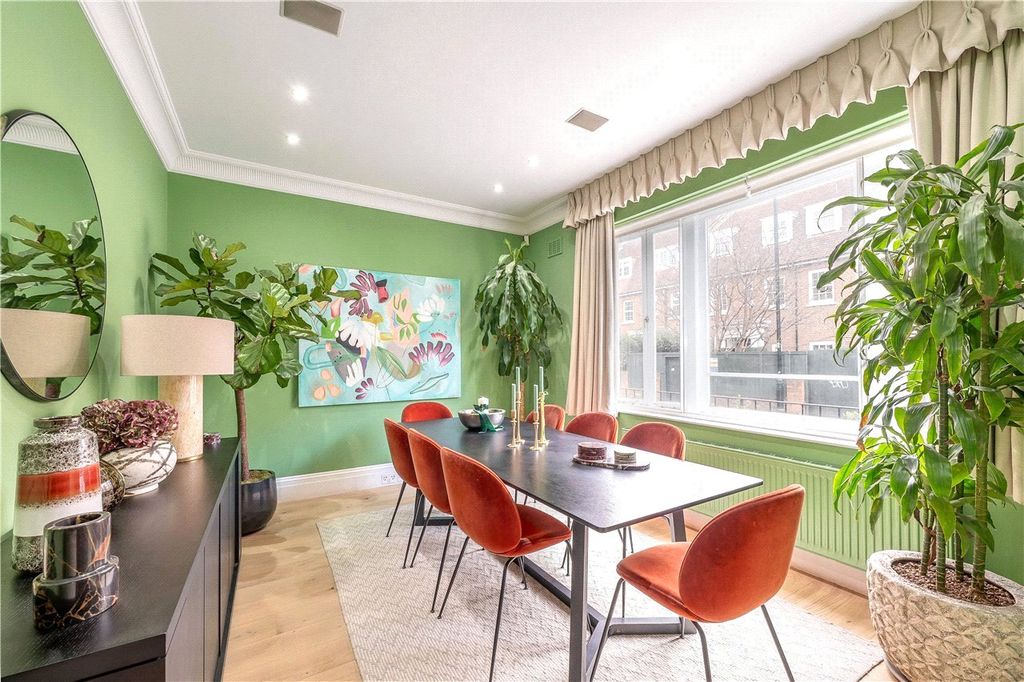 Property photo 3 of 24 Dining Room