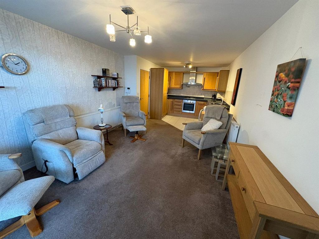 Property photo 3 of 16 11.Jpeg