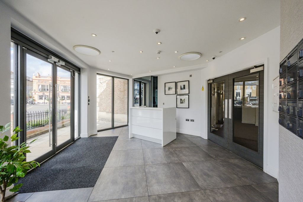 Property photo 2 of 9