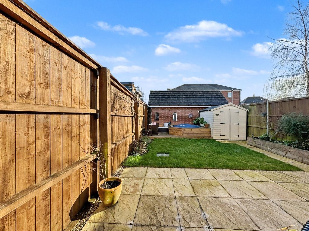 Property photo 2 of 25