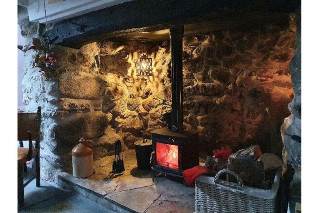 Property photo 2 of 30 Cottage