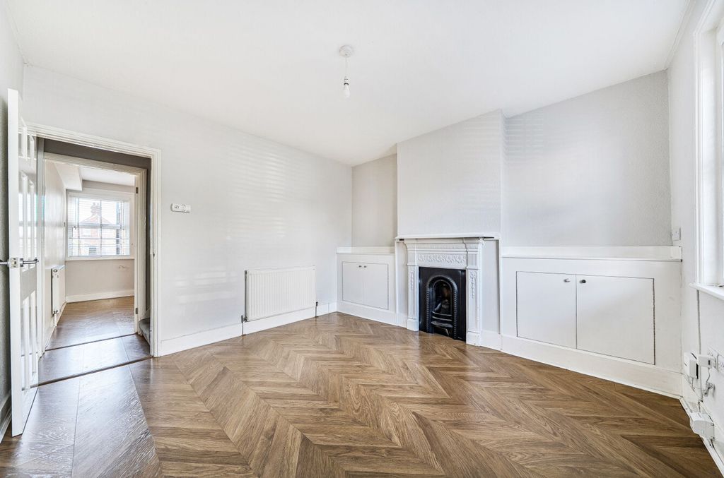 Property photo 3 of 19