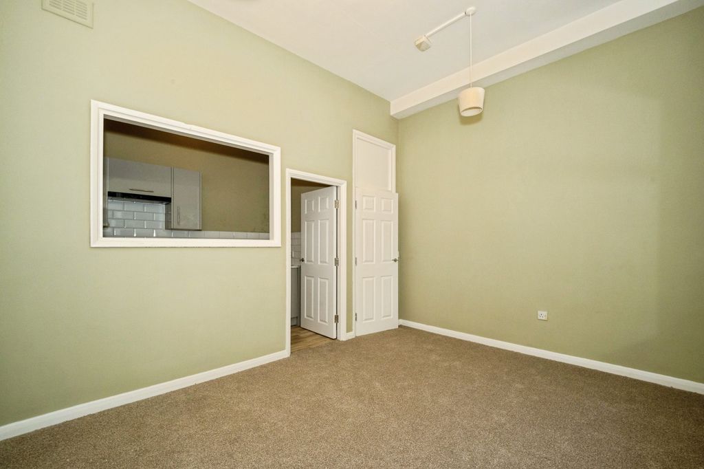 Property photo 2 of 13 Picture No. 27