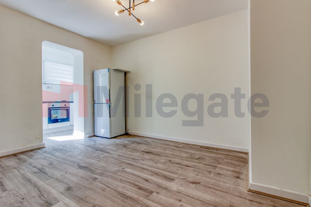 Property photo 3 of 7 Photo 3