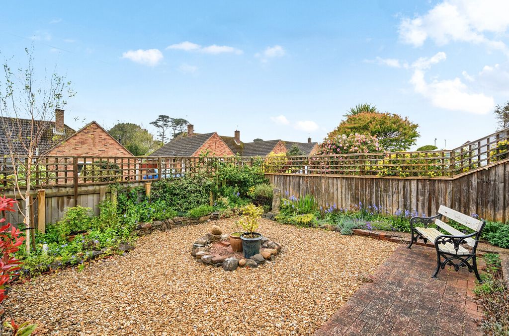 Property photo 3 of 14 Garden