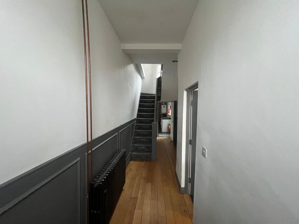 Property photo 2 of 12 Hallway