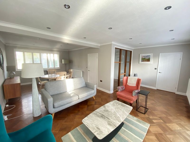 Property photo 2 of 16 Lounge