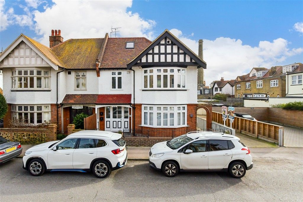 Property photo 1 of 11 External (Web)