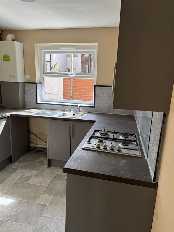 Property photo 3 of 10 3. Kitchen.Jpg