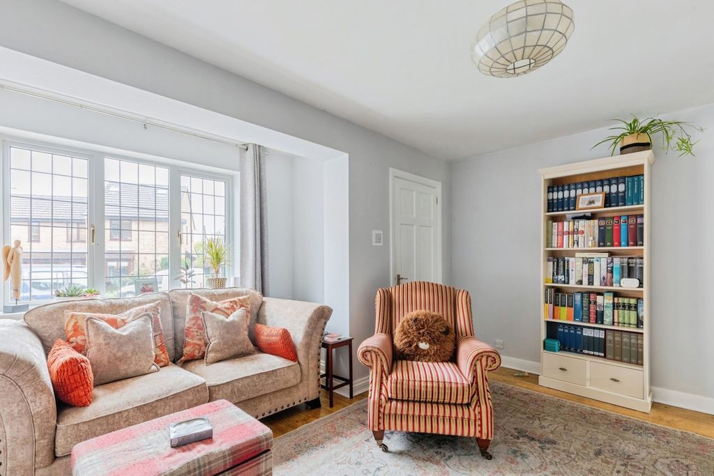 Property photo 3 of 19 Pbox-Img.Jpg