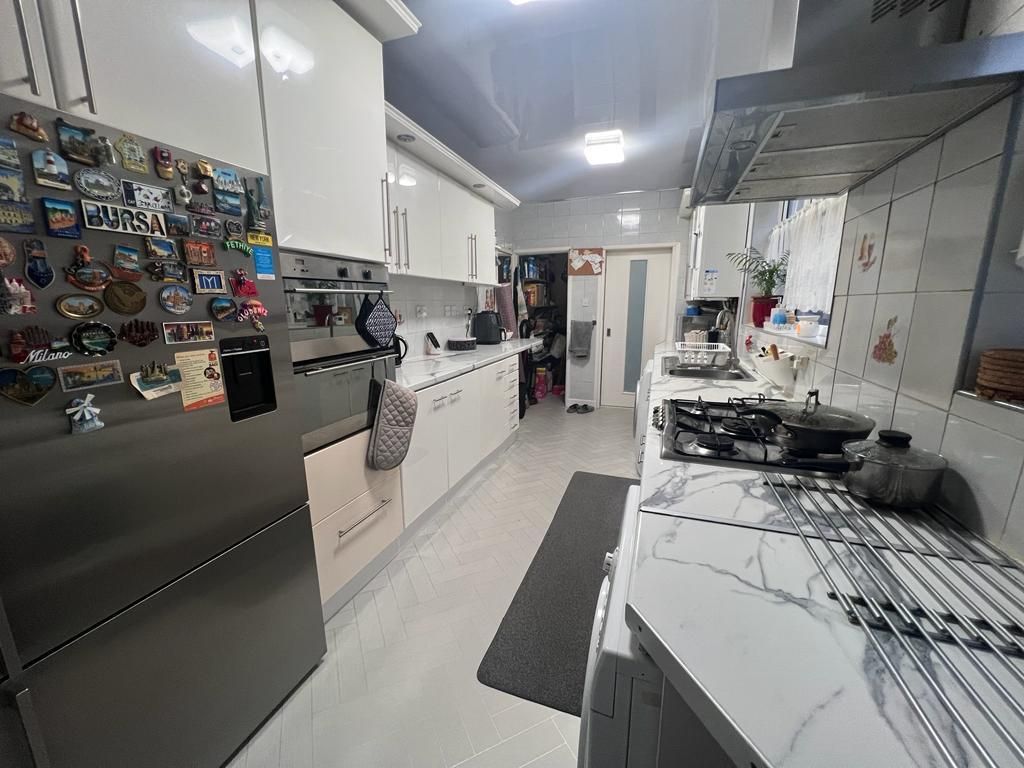 Property photo 3 of 17 Kitchen 1.Jpg