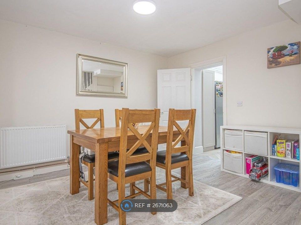 Property photo 2 of 16 Dining Room