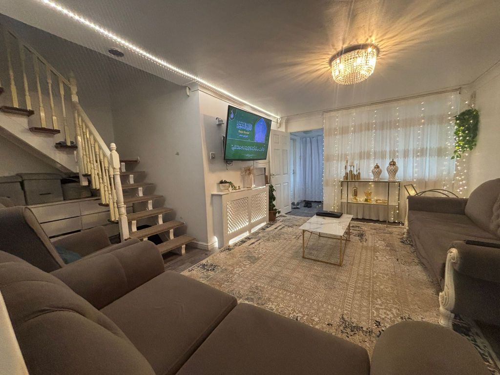 Property photo 2 of 23